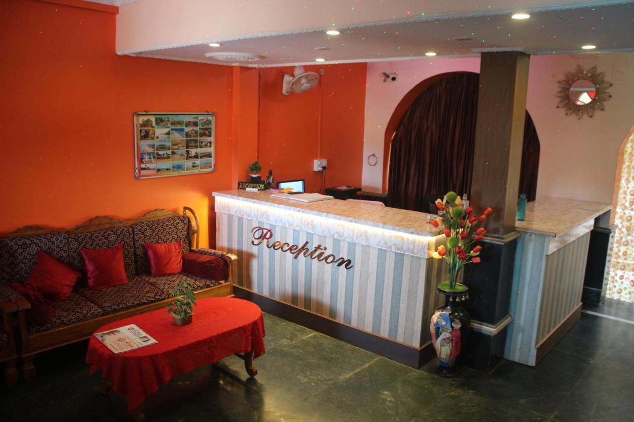 Hotel Lake Queen Rambha Exterior foto
